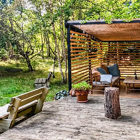 3 Bedroom Awesome In Holiday home *