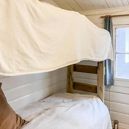 Holiday home 3 Bedroom Awesome In